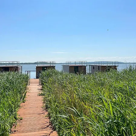 Cozy Ship In With Kitchen Hotel en barco Mielno (Koszalin)