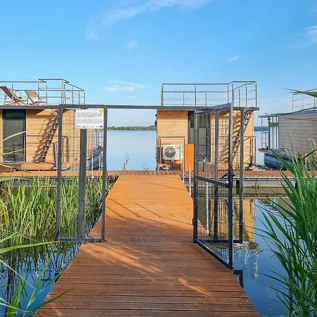 Botel Strandlage In Mit Haus Und Meerblick Mielno