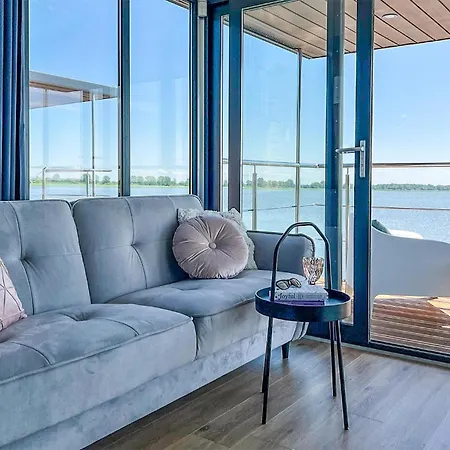 Botel Strandlage In Mit Haus Und Meerblick Mielno