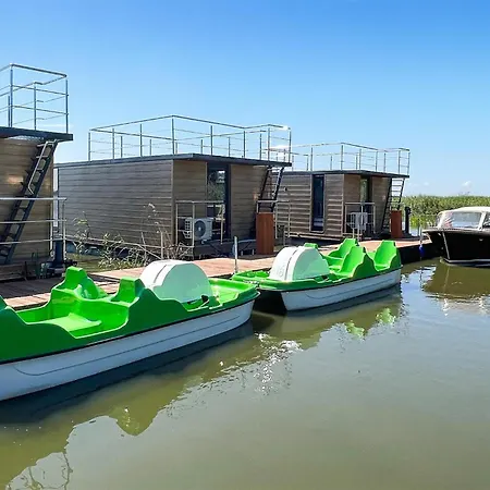Botel Strandlage In Mit Haus Und Meerblick