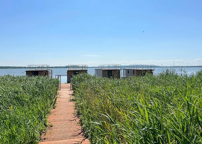 Cozy Ship In With Kitchen Hotel en barco Mielno (Koszalin)