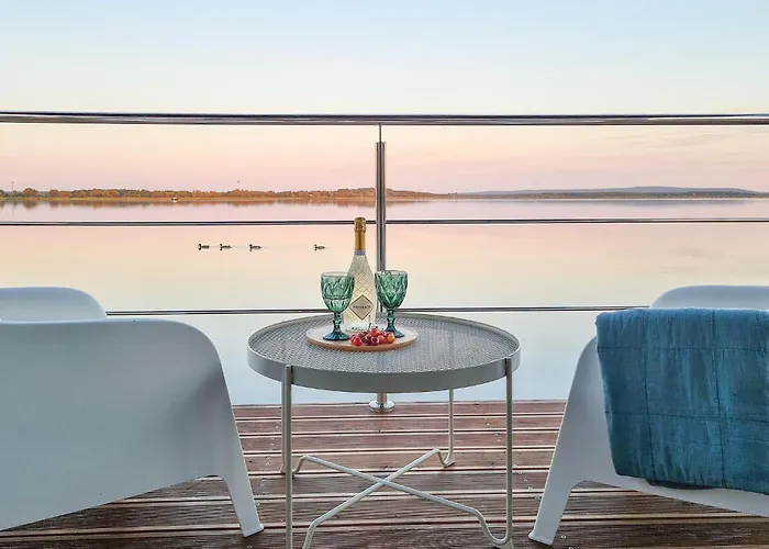 Hotel en barco Cozy Ship In With Kitchen