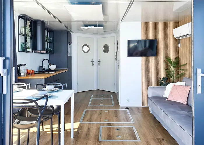 Cozy Ship In With Kitchen Mielno (Koszalin)