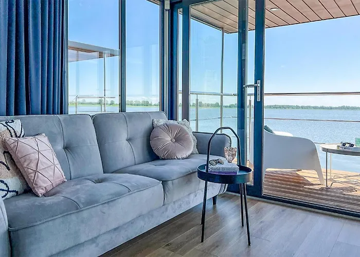 Hotel en barco Cozy Ship In With Kitchen Mielno (Koszalin)